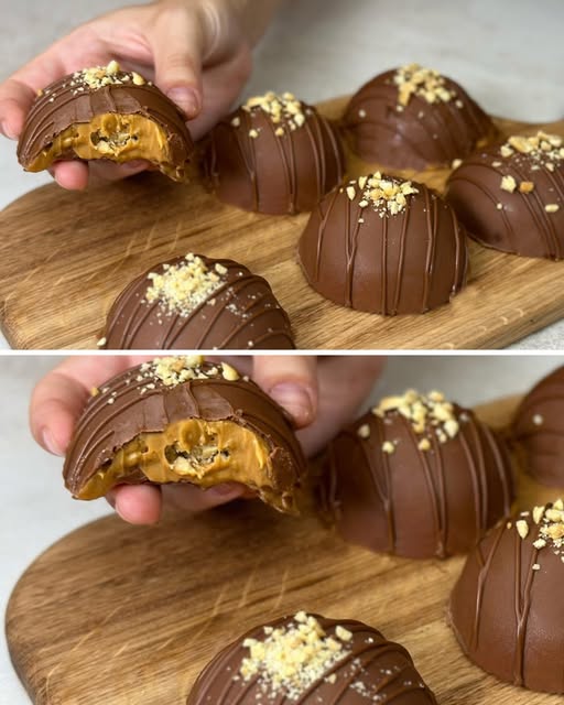 Postre de caramelo y chocolate casero con nueces, servido en pequeños recipientes individuales, listo para disfrutar.